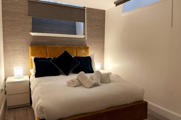Lovely 3 Bedroom Apartment With Private Garden In Edinburgh City Centre Exteriör bild