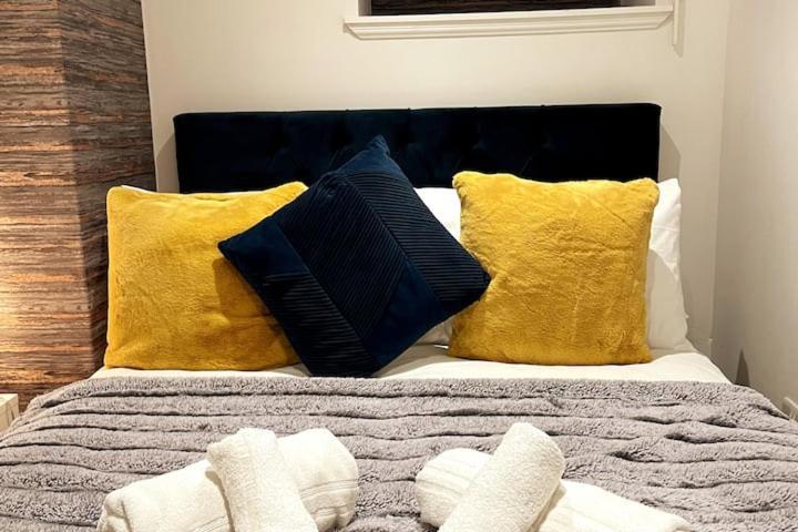 Lovely 3 Bedroom Apartment With Private Garden In Edinburgh City Centre Exteriör bild
