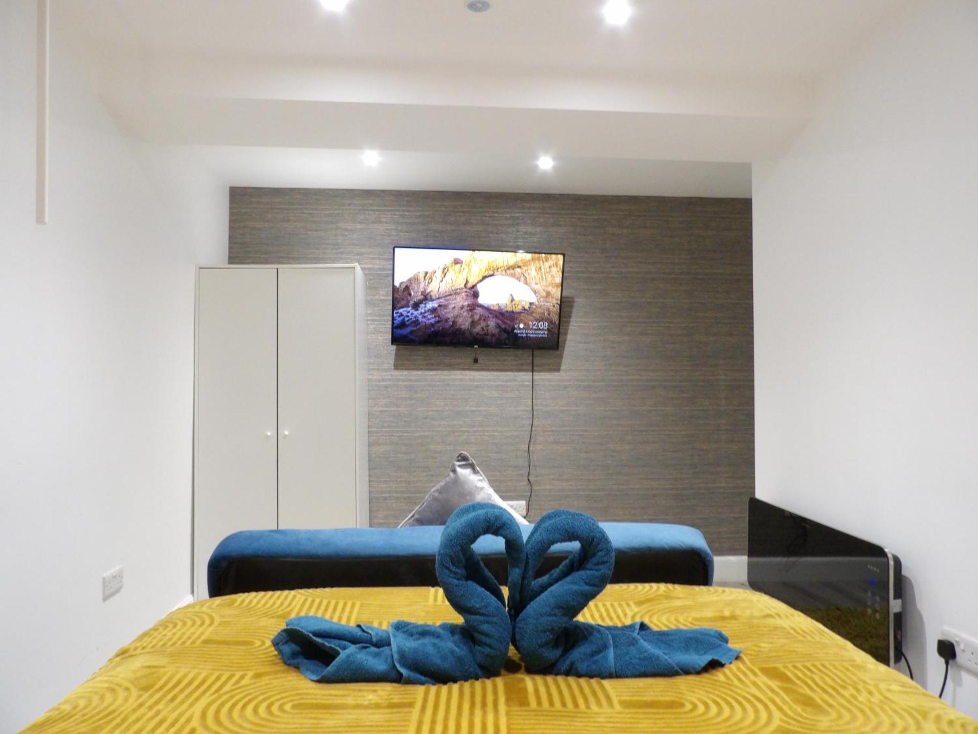 Lovely 3 Bedroom Apartment With Private Garden In Edinburgh City Centre Exteriör bild