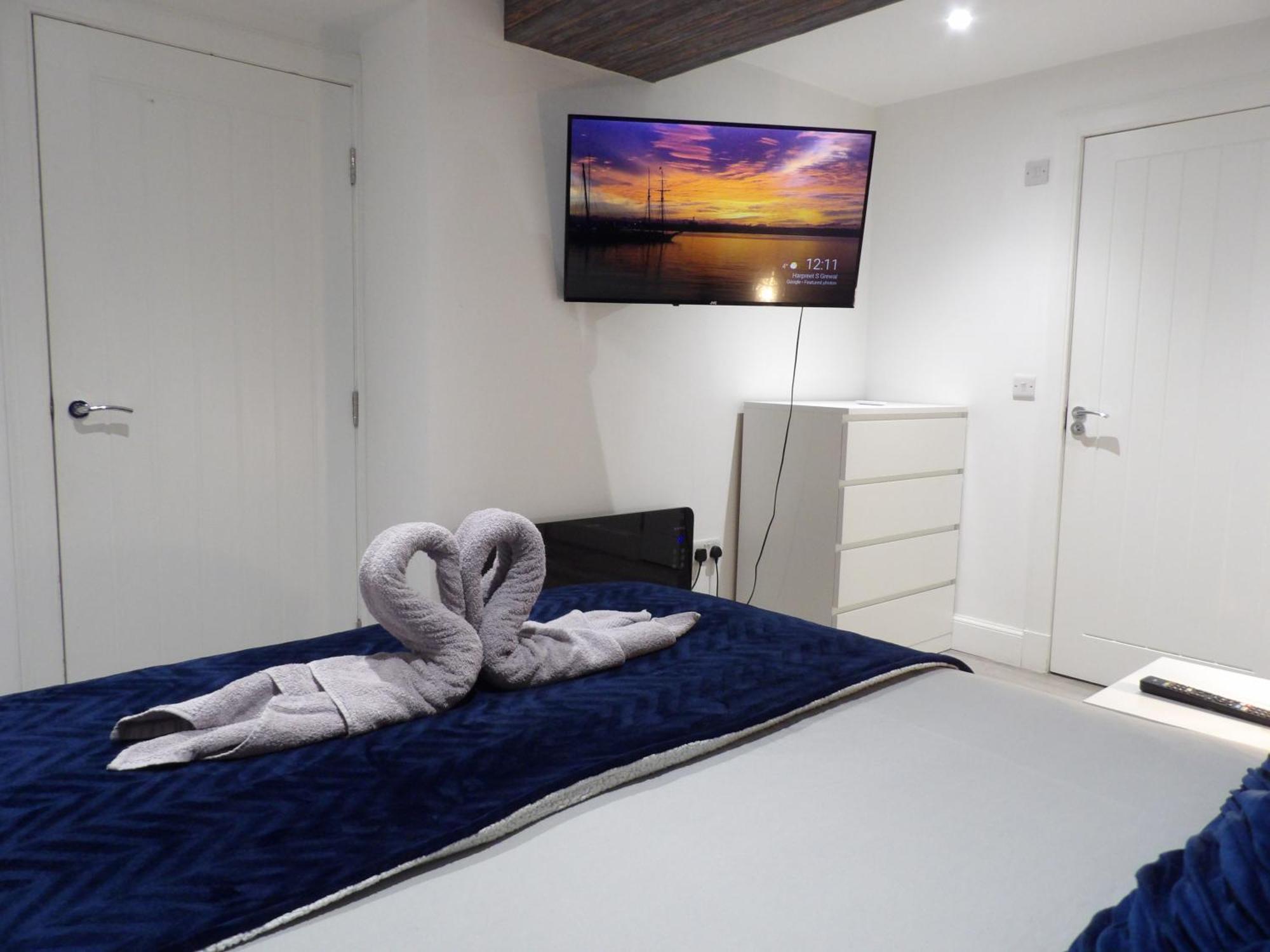 Lovely 3 Bedroom Apartment With Private Garden In Edinburgh City Centre Exteriör bild