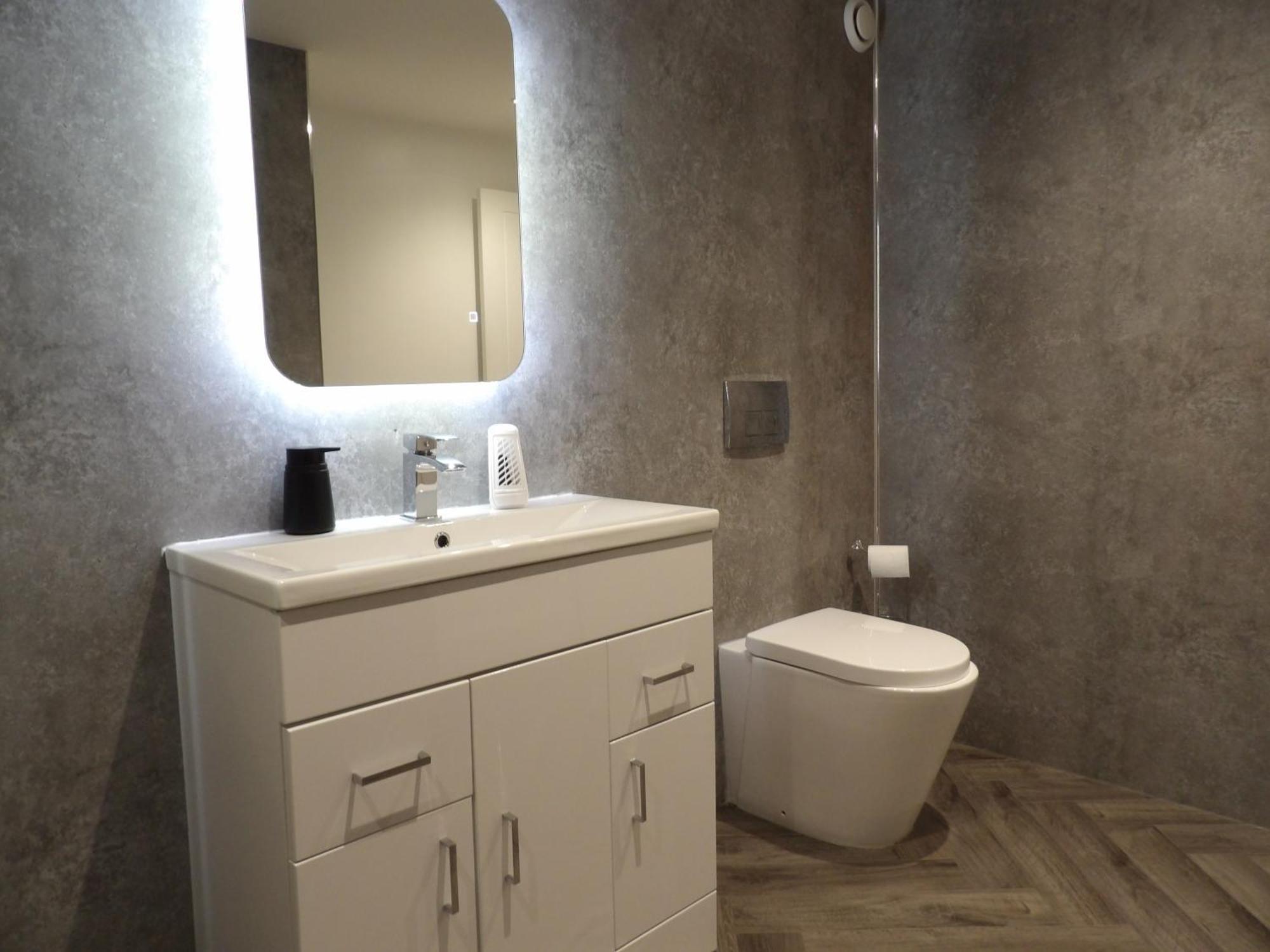 Lovely 3 Bedroom Apartment With Private Garden In Edinburgh City Centre Exteriör bild