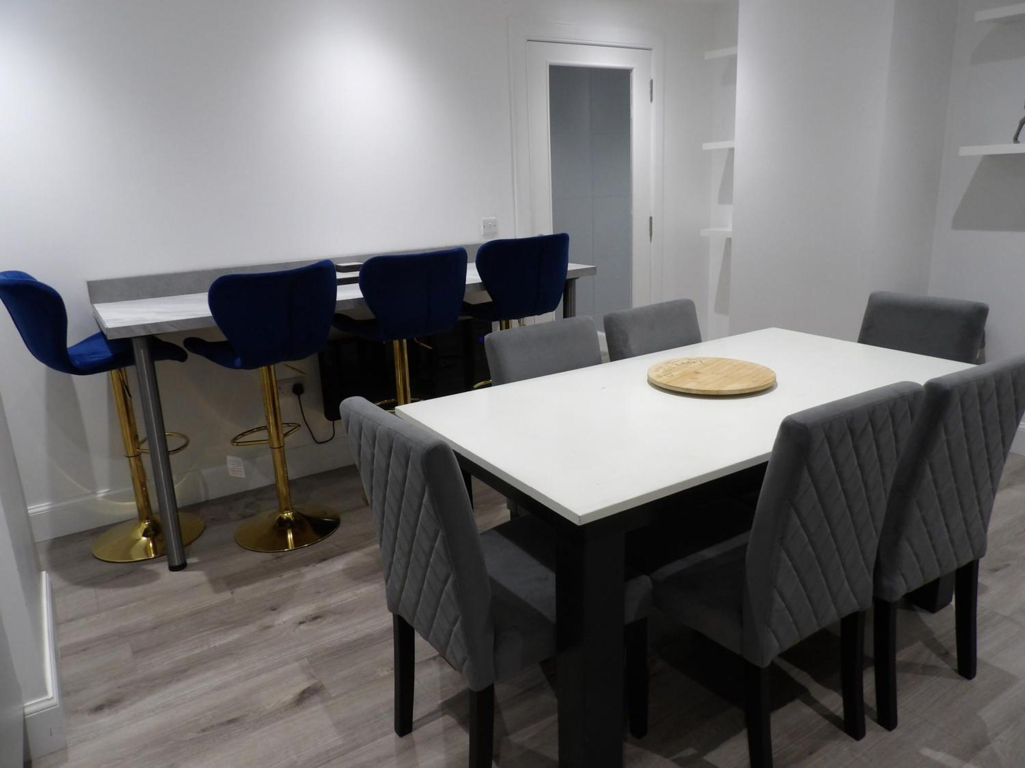 Lovely 3 Bedroom Apartment With Private Garden In Edinburgh City Centre Exteriör bild
